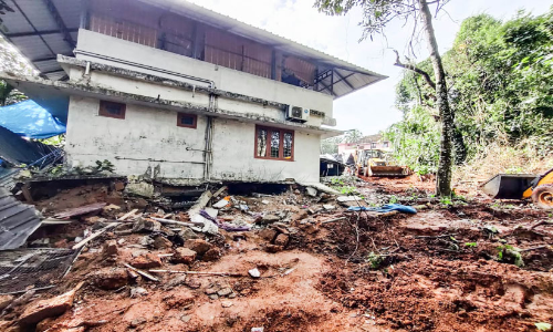 അപകടത്തിൽ നടുങ്ങി കീഴില്ലം