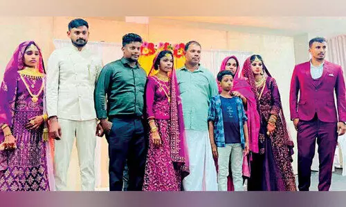 ഒറ്റ പ്രസവത്തിൽ ജനിച്ച മൂന്ന് പേർക്ക് ഒരേ ദിനം മാംഗല്യം ഒറ്റ പ്രസവത്തിൽ ജനിച്ച മൂന്ന് പേർക്ക് ഒരേ ദിനം മാംഗല്യം