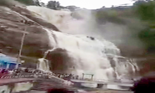 കുറ്റാലം അപകടം ഉരുൾപൊട്ടൽ മൂലം; നിയന്ത്രണം ഇന്ന് മാറും