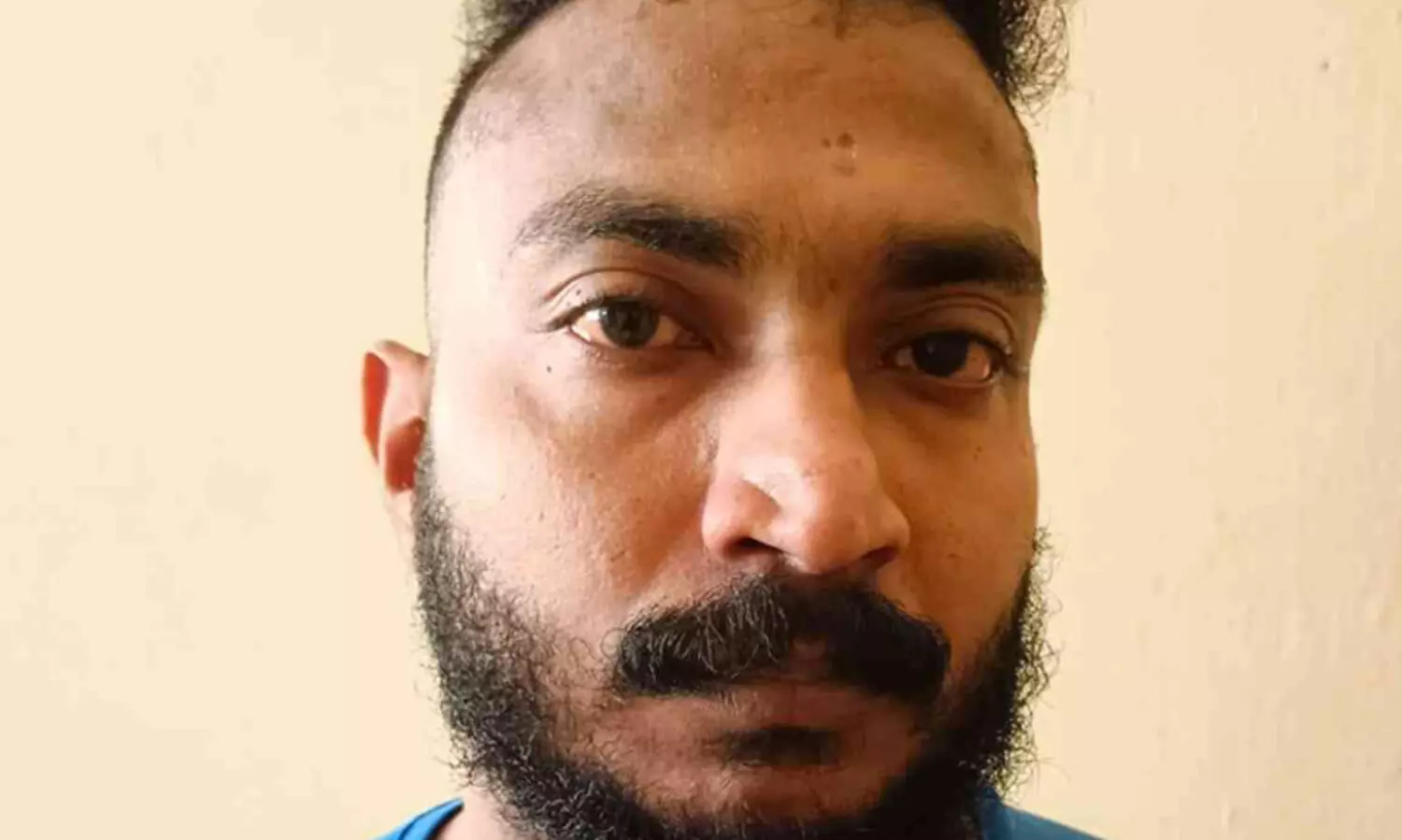 കുളിമുറിയിൽ ക്യാമറ സ്ഥാപിച്ച യുവാവ് പിടിയിൽ