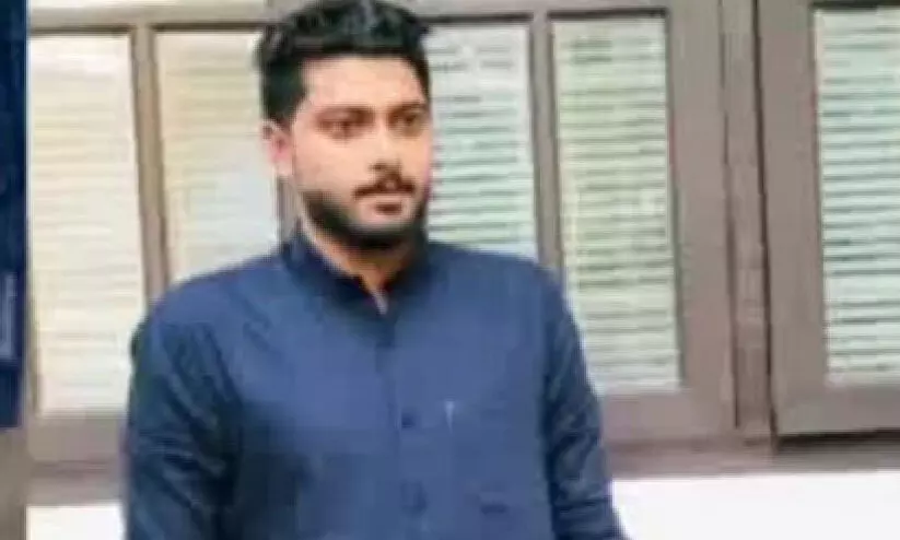 ഗ്യാസ് തുറന്നുവിട്ടു, കത്തി വീശി, ഞരമ്പ് മുറിച്ചു; സ്വർണക്കടത്ത് സംഘം തട്ടിക്കൊട്ടുപോയ യുവാവിനെ പൊലീസ് അന്വേഷിക്കുന്നതിനിടെ സിനിമ സ്റ്റൈൽ രംഗങ്ങൾ