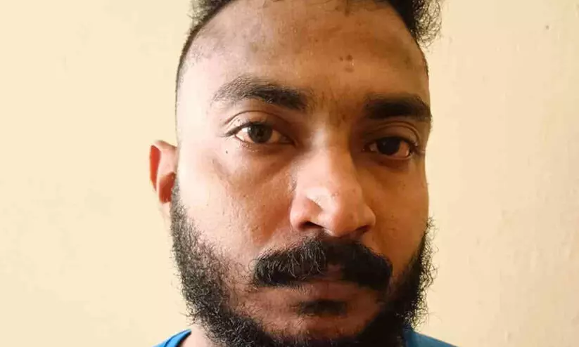 കുളിമുറിയിൽ ക്യാമറ സ്ഥാപിച്ച യുവാവ് പിടിയിൽ