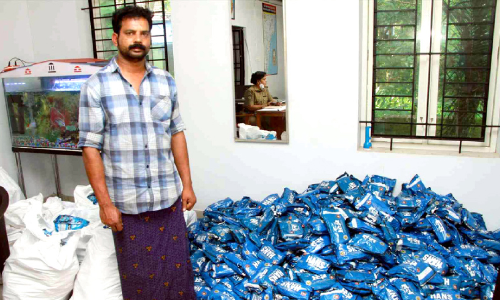 കാറിൽ കടത്തിയ ആറു ലക്ഷത്തിന്റെ ലഹരി ഉൽപന്നങ്ങൾ പിടികൂടി