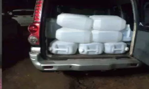 കാറിൽ കടത്തിയ 1000 ലിറ്റർ സ്പിരിറ്റ്​ പിടികൂടി