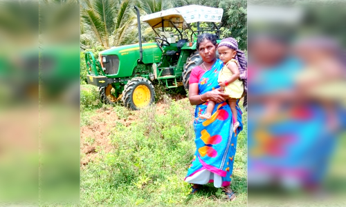 കൈക്കുഞ്ഞുമായി ബുൾഡോസറിന് മുന്നിൽ; അട്ടപ്പാടി ചീരക്കടവിലെ ഭൂമി കൈയേറ്റം ആദിവാസികൾ തടഞ്ഞു