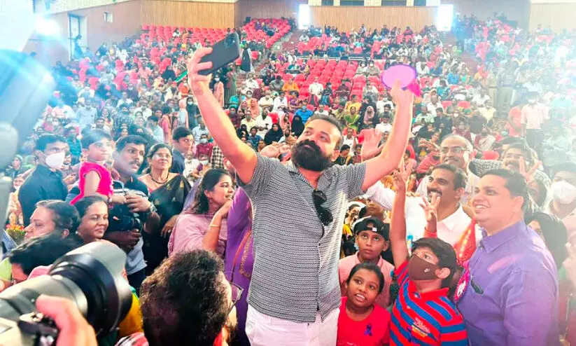 അർബുദത്തെ തോൽപിച്ച് അവർ ഒത്തുകൂടി