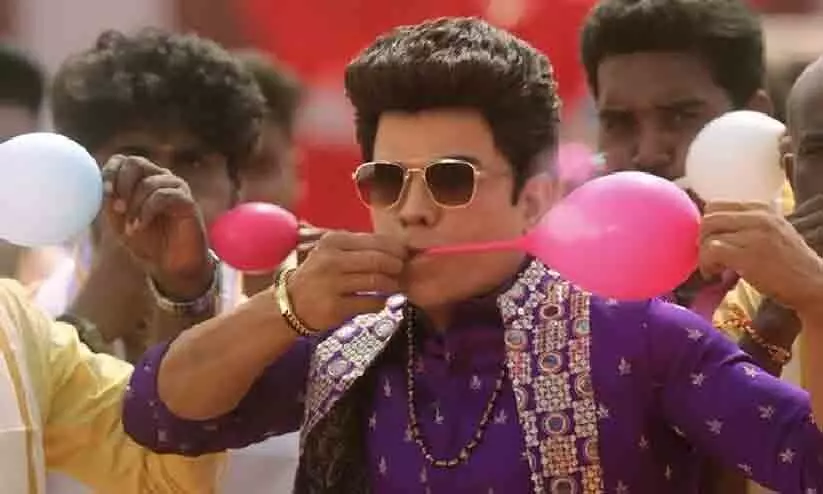 മൂന്ന് ദിവസം കൊണ്ട് 11 കോടി!; പരിഹാസത്തിലും വീഴാതെ ദി ലെജന്ഡ് മൂന്ന് ദിവസം കൊണ്ട് 11 കോടി!; പരിഹാസത്തിലും വീഴാതെ ദി ലെജന്ഡ്