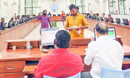 ഏലം പ്രതിസന്ധി പരിഹരിക്കാൻ നടപടി തുടങ്ങി ഏലം പ്രതിസന്ധി പരിഹരിക്കാൻ നടപടി തുടങ്ങി