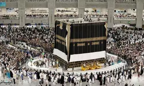 പു​തി​യ കി​സ്​​വ​യി​ൽ തി​ള​ങ്ങി ക​അ്ബ