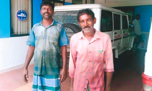 ആഴക്കടലിൽ അപകടത്തിൽപെട്ട മത്സ്യത്തൊഴിലാളികളെ രക്ഷിച്ചു ആഴക്കടലിൽ അപകടത്തിൽപെട്ട മത്സ്യത്തൊഴിലാളികളെ രക്ഷിച്ചു