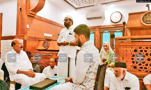 പള്ളിക്കുള്ളിലെ നിക്കാഹ് വേദിയിൽ വധുവും