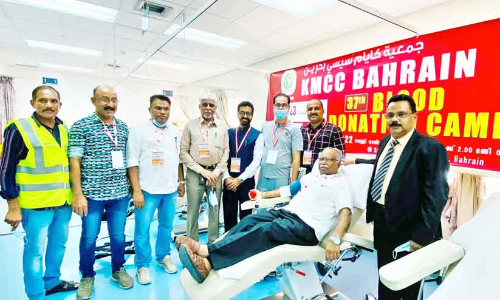 കെ.​എം.​സി.​സി സ​മൂ​ഹ​ര​ക്ത​ദാ​ന ക്യാ​മ്പി​ല്‍ വ​ന്‍ ജ​ന​പ​ങ്കാ​ളി​ത്തം