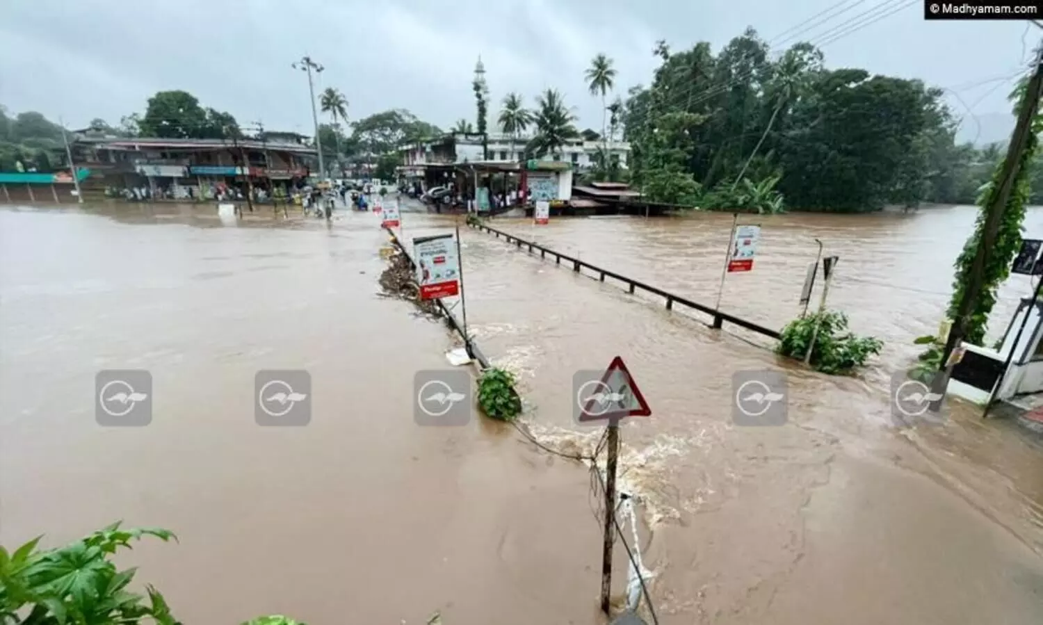 മരണം ഏഴായി; ഏ​ഴ് ജി​ല്ല​ക​ളി​ൽ റെ​ഡ് അ​ല​ർ​ട്ട്, ക​ണ്‍ട്രോ​ള്‍റൂം തു​റ​ന്നു