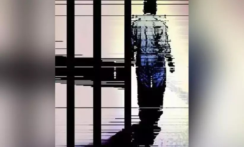 നി​ർ​മാ​ണ​ങ്ങ​ളി​ലെ ത​ൽ​സ്ഥി​തി അ​റി​യി​ക്കാ​ൻ ഉ​ദ്യോ​ഗ​സ്ഥ​ർ​ക്ക് മ​ടി