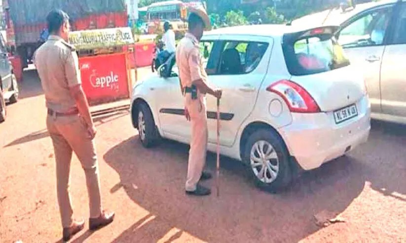 ദ​ക്ഷി​ണ ക​ന്ന​ഡ​യി​ൽ നി​രോ​ധ​നാ​ജ്ഞ ര​ണ്ടു ദി​വ​സം നീ​ട്ടി; അതിർത്തിയിൽ നിരീക്ഷണം കടുപ്പിച്ച് കർണാടക പൊലീസ്