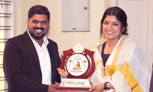 നഞ്ചിയമ്മയെയും അപർണ്ണ ബാലമുരളിയേയും ഹാർവെസ്റ്റേ ആദരിച്ചു