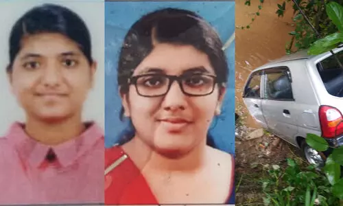 തിരുവല്ലയിൽ കാർ തോട്ടിലേക്ക് മറിഞ്ഞ് പിതാവും രണ്ട് മക്കളും മരിച്ചു