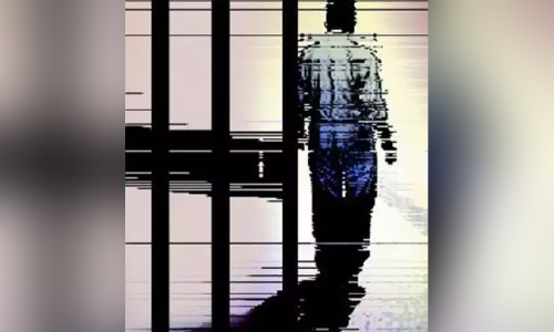 നി​ർ​മാ​ണ​ങ്ങ​ളി​ലെ ത​ൽ​സ്ഥി​തി അ​റി​യി​ക്കാ​ൻ ഉ​ദ്യോ​ഗ​സ്ഥ​ർ​ക്ക് മ​ടി