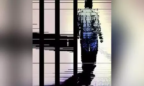 നി​ർ​മാ​ണ​ങ്ങ​ളി​ലെ ത​ൽ​സ്ഥി​തി അ​റി​യി​ക്കാ​ൻ ഉ​ദ്യോ​ഗ​സ്ഥ​ർ​ക്ക് മ​ടി