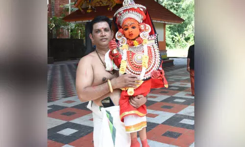 ആധിയും വ്യാധിയും അകറ്റാൻ ആടിവേടനായി ഒന്നാം ക്ലാസുകാരൻ