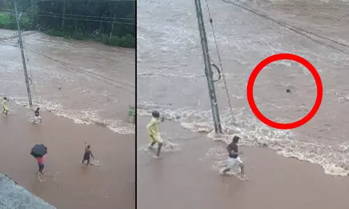 കോട്ടയം കൂട്ടിക്കലിൽ യുവാവിനെ ഒഴുക്കിൽപെട്ട് കാണാതായി VIDEO