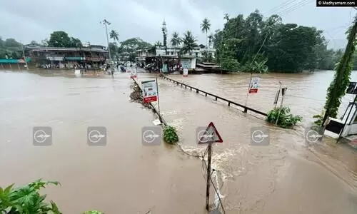 മരണം ഏഴായി; ഏ​ഴ് ജി​ല്ല​ക​ളി​ൽ റെ​ഡ് അ​ല​ർ​ട്ട്, ക​ണ്‍ട്രോ​ള്‍റൂം തു​റ​ന്നു