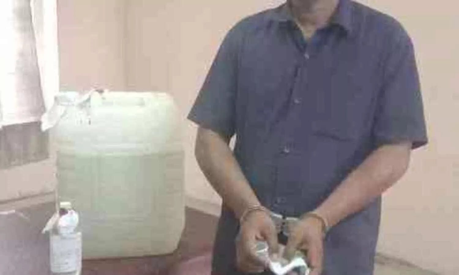 ചാരായം പിടികൂടി