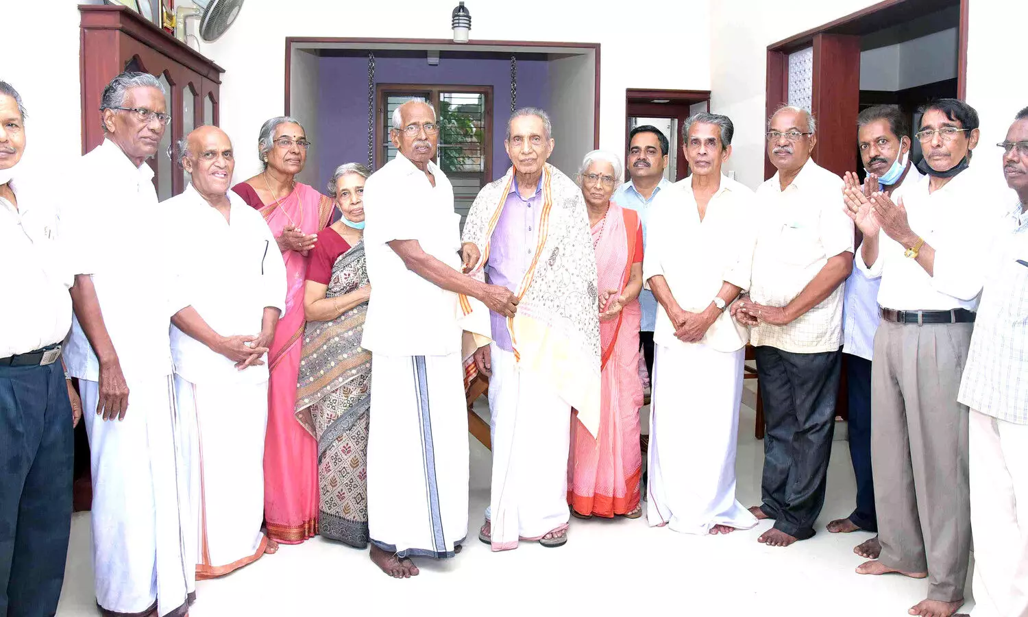 പ്രഫ. കടത്തനാട് നാരായണന് അഭിനന്ദനം