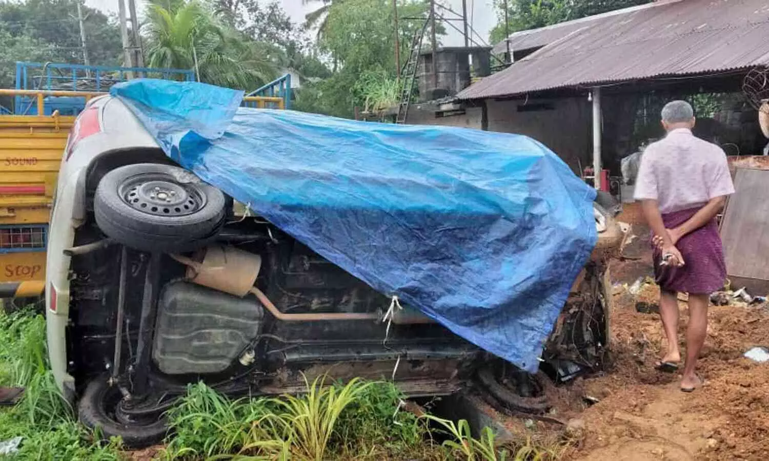 കാര്‍ മറിഞ്ഞ് കൈക്കുഞ്ഞ് മരിച്ചു