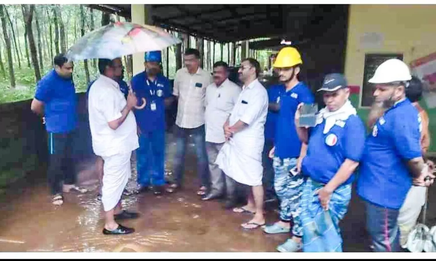 മഴക്കെടുതി: വെൽഫെയർ പാർട്ടി നേതാക്കൾ സന്ദർശിച്ചു