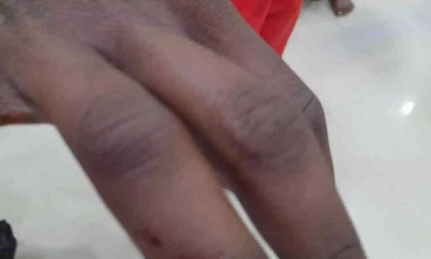 തുമ്പിച്ചാൽ കരകവിഞ്ഞു;  കുട്ടമശ്ശേരി - മനക്കക്കാട് റോഡ് വെള്ളത്തിൽ