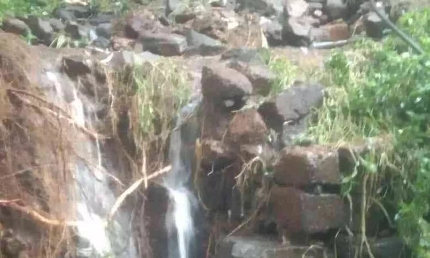 അർധരാത്രി മലവെള്ളപ്പാച്ചിൽ; പരിയാപുരത്ത് ലക്ഷങ്ങളുടെ നാശനഷ്ടം