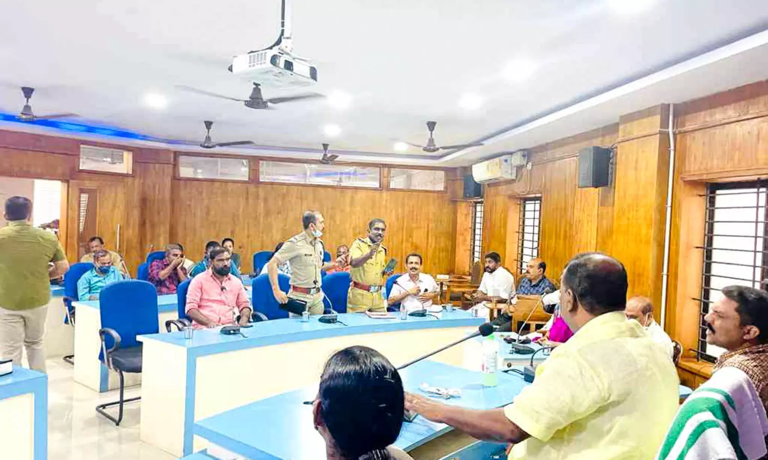 മരട് നഗരസഭയിൽ അടിയന്തര മുൻകരുതൽ യോഗം