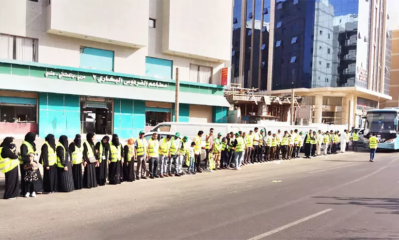 അ​വ​സാ​ന മ​ല​യാ​ളി ഹ​ജ്ജ് സം​ഘ​ത്തി​ന് മ​ക്ക കെ.​എം.​സി.​സി യാ​ത്ര​യ​യ​പ്പ് ന​ൽ​കി