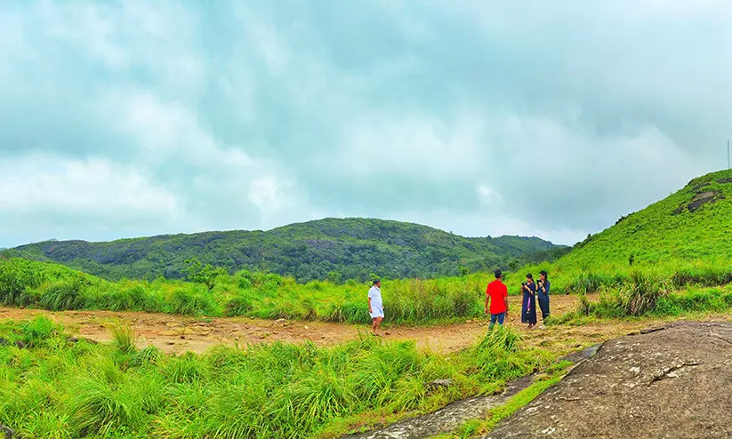 ഇലവീഴാ പൂഞ്ചിറയിൽ