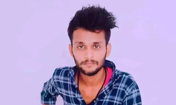 സുഹൃത്തുക്കൾക്കൊപ്പം പെരിയാറിൽ കുളിക്കുന്നതിനിടെ കാണാതായ യുവാവിൻെറ മൃതദേഹം കണ്ടെത്തി സുഹൃത്തുക്കൾക്കൊപ്പം പെരിയാറിൽ കുളിക്കുന്നതിനിടെ കാണാതായ യുവാവിൻെറ മൃതദേഹം കണ്ടെത്തി