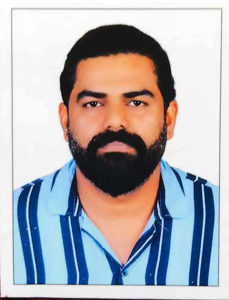 മലപ്പുറം സ്വദേശി ലോഡ്ജിൽ കുഴഞ്ഞു വീണു മരിച്ചു മലപ്പുറം സ്വദേശി ലോഡ്ജിൽ കുഴഞ്ഞു വീണു മരിച്ചു