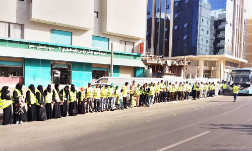 അ​വ​സാ​ന മ​ല​യാ​ളി ഹ​ജ്ജ് സം​ഘ​ത്തി​ന് മ​ക്ക കെ.​എം.​സി.​സി യാ​ത്ര​യ​യ​പ്പ് ന​ൽ​കി