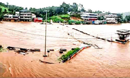 കനത്ത മഴ തുടരുന്നു; ജാഗ്രതാനിർദേശം കനത്ത മഴ തുടരുന്നു; ജാഗ്രതാനിർദേശം