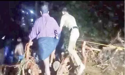 കനത്ത മഴ; മലയോരത്ത് ഉരുൾപൊട്ടൽ കനത്ത മഴ; മലയോരത്ത് ഉരുൾപൊട്ടൽ