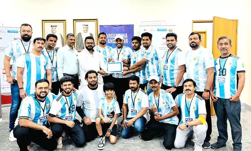 രക്തം നൽകി അർജന്റീന ആരാധകർ