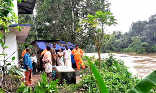 അച്ചൻകോവിലാറ്റിൽ ജലനിരപ്പ് ഉയർന്നു