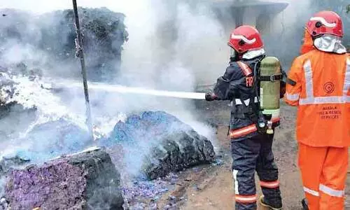 ഇടിമിന്നലിൽ കിടക്ക നിർമാണ യൂനിറ്റ് കത്തിനശിച്ചു