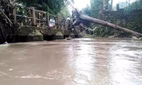കിഴക്കൻ മലയോരത്ത് മഴ അതിശക്തം