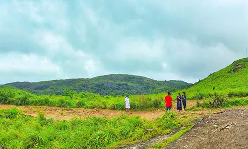 ഇലവീഴാ പൂഞ്ചിറയിൽ