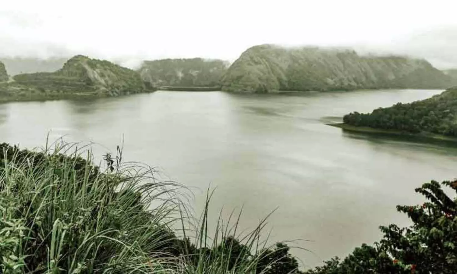 തോരാ മഴ; അണക്കെട്ടുകൾ നിറയുന്നു