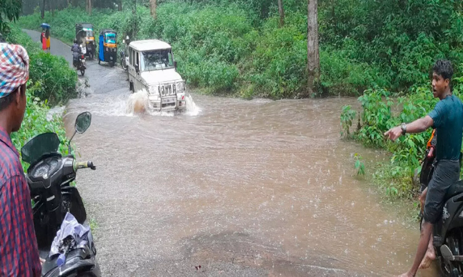 മഴ തുടരും; ഓറഞ്ച് അലർട്ടിലേക്ക് മാറി, 87 ലക്ഷത്തിന്‍റെ കൃഷിനാശം