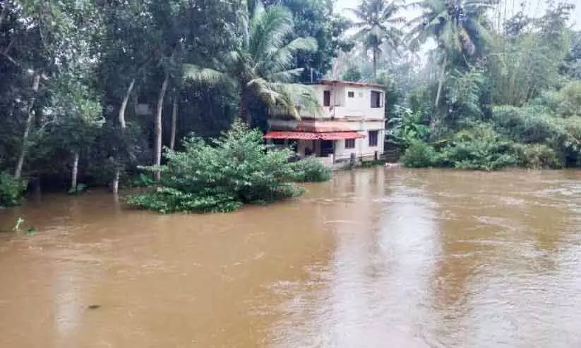 കരകവിഞ്ഞ് മീനച്ചിലാർ; താഴ്ന്നപ്രദേശങ്ങൾ വെള്ളത്തിൽ
