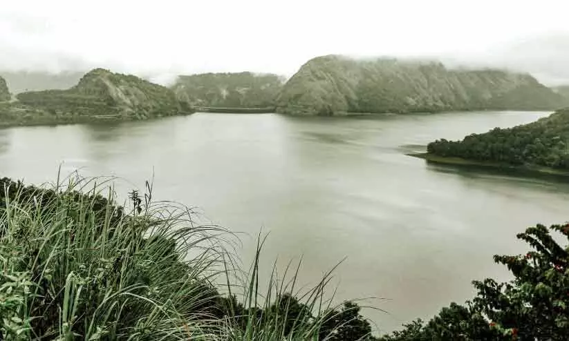 തോരാ മഴ; അണക്കെട്ടുകൾ നിറയുന്നു