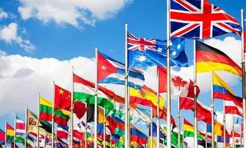 പാശ്ചാത്യശക്തികൾ പത്തിമടക്കുന്നു